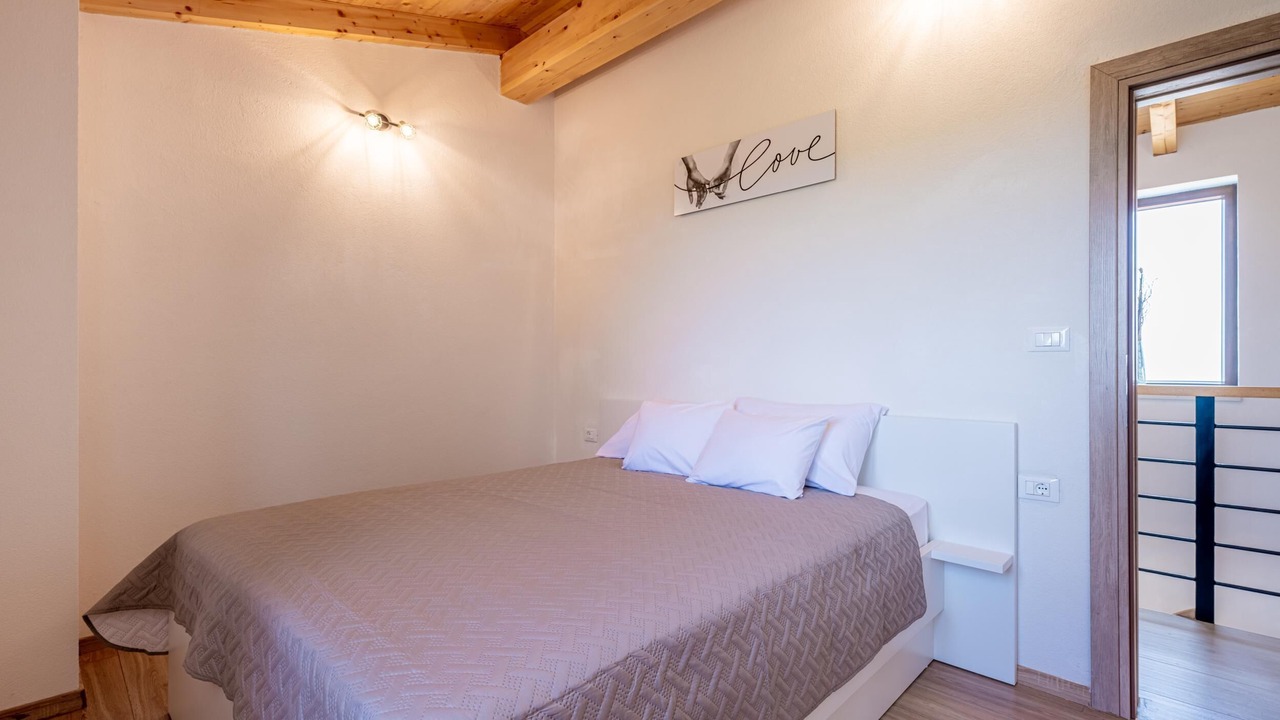 Photo of Bedroom in Gajana