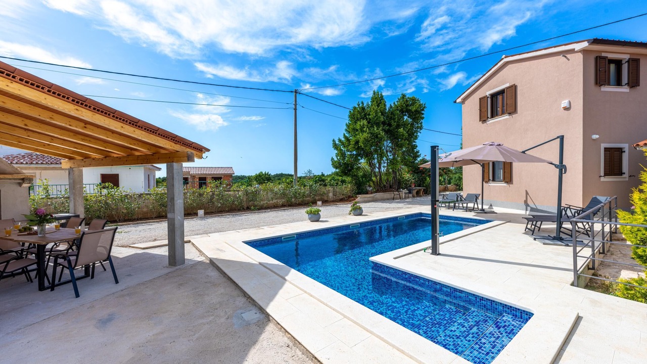 Photo of Outdoor in Gajana