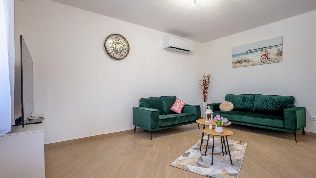 Photo of Livingroom in Gajana