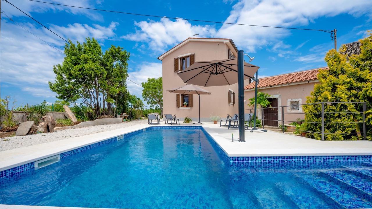 Photo of Outdoor in Gajana