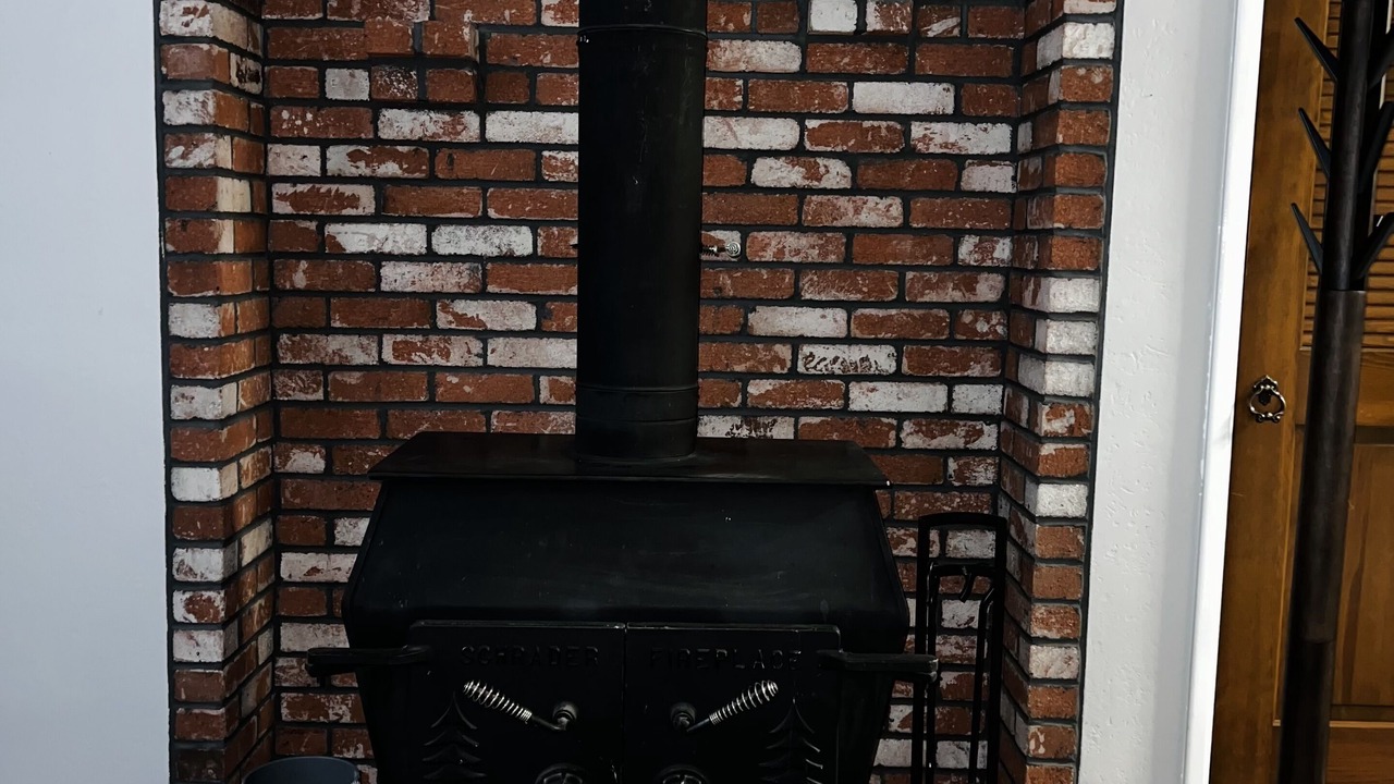 Photo of Others in Victor