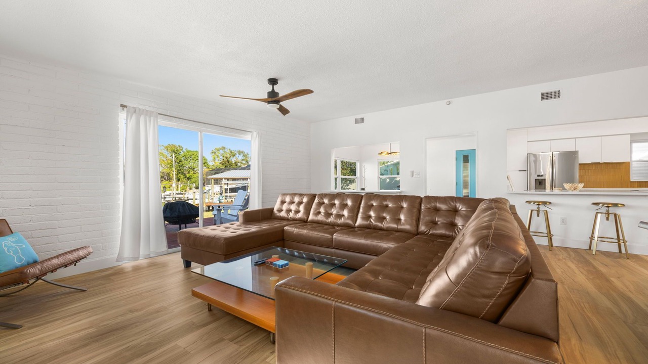 Photo of Livingroom in Apollo Beach