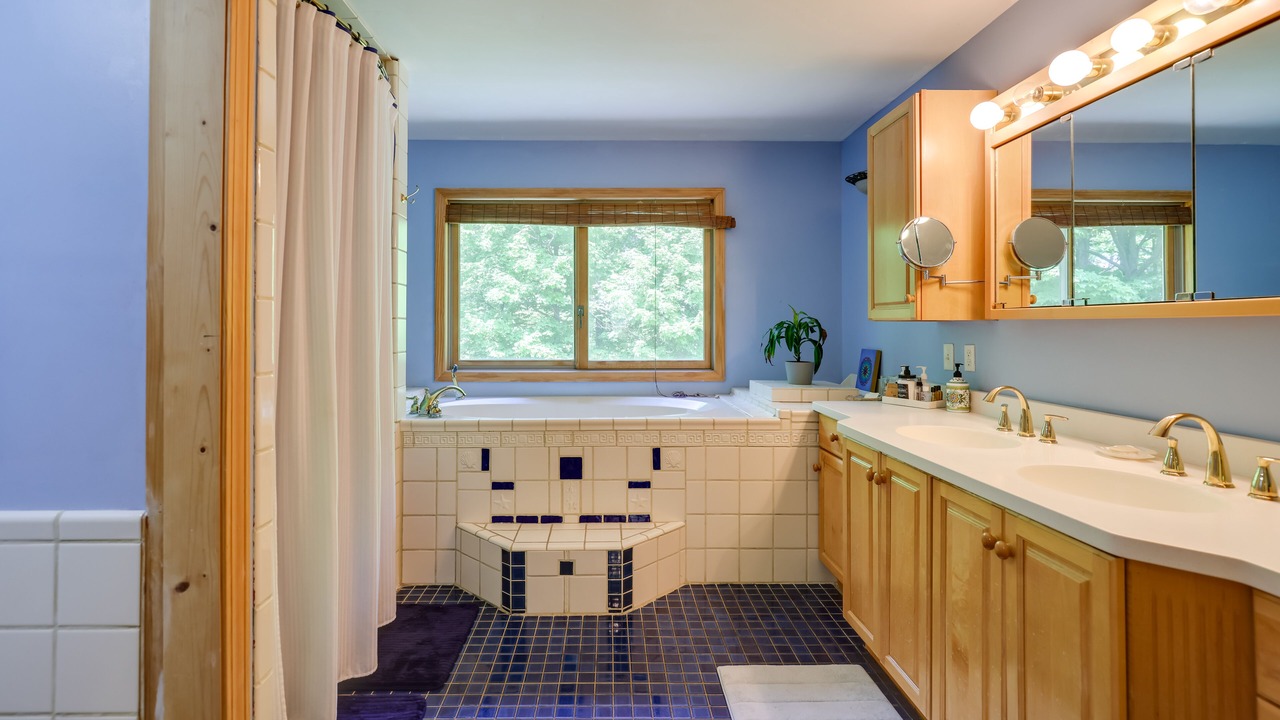 Photo of Bathroom in Teall Beach