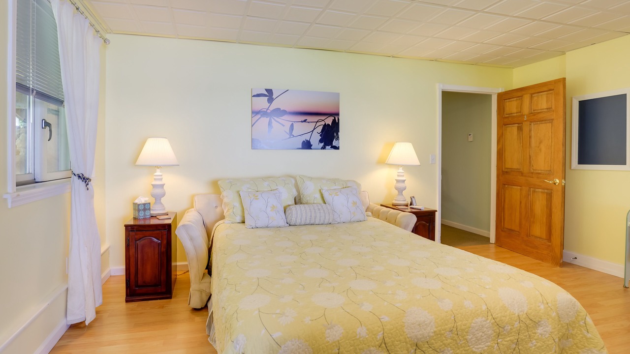 Photo of Bedroom in Teall Beach