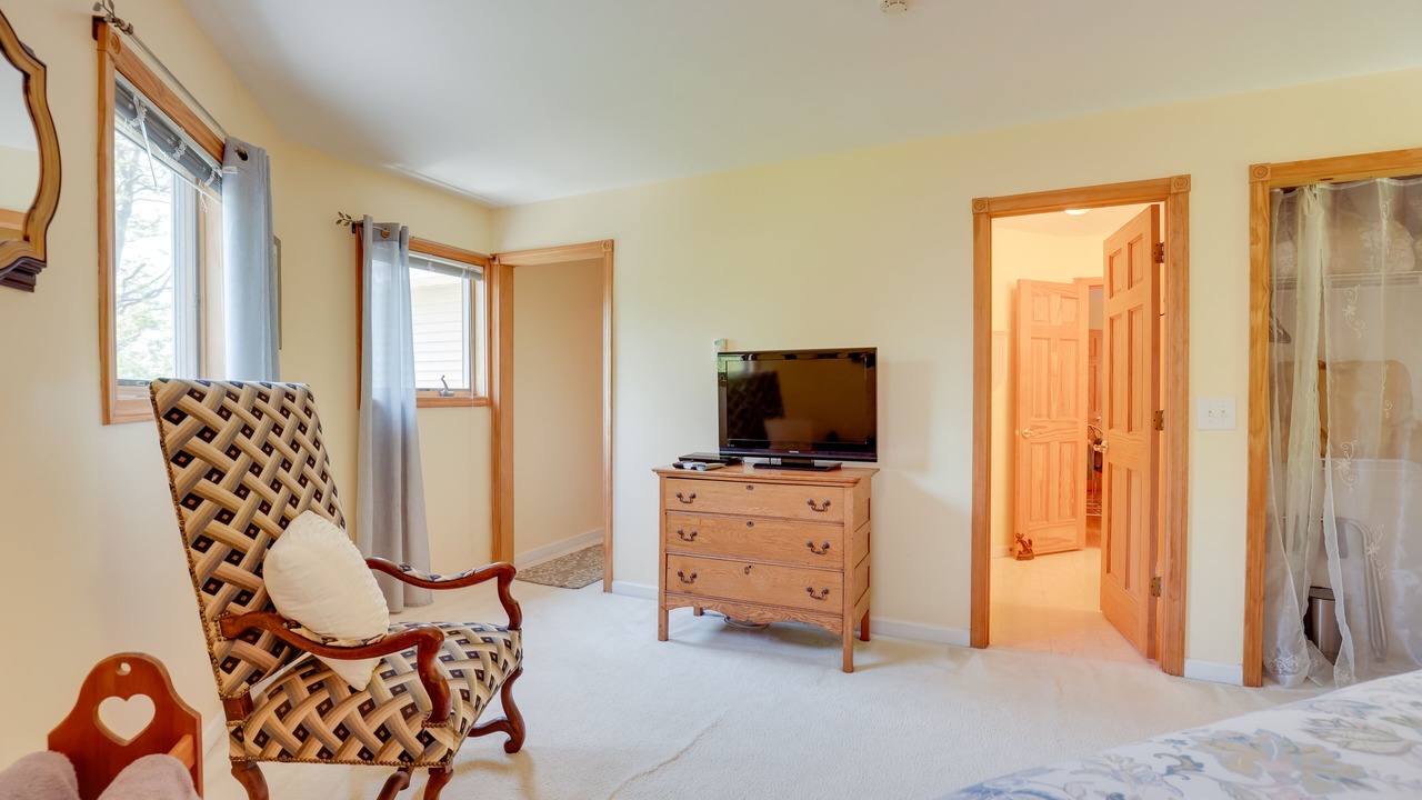 Photo of Bedroom in Teall Beach