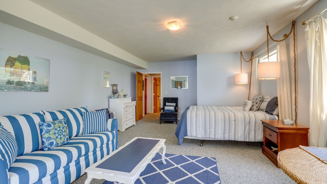 Photo of Bedroom in Teall Beach