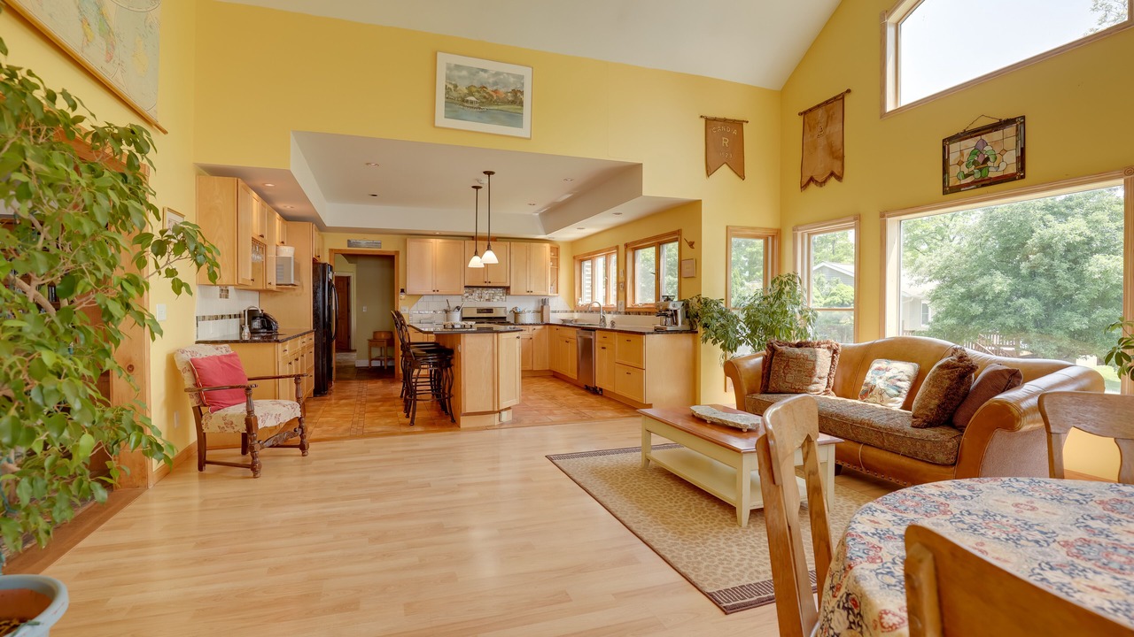 Photo of Livingroom in Teall Beach