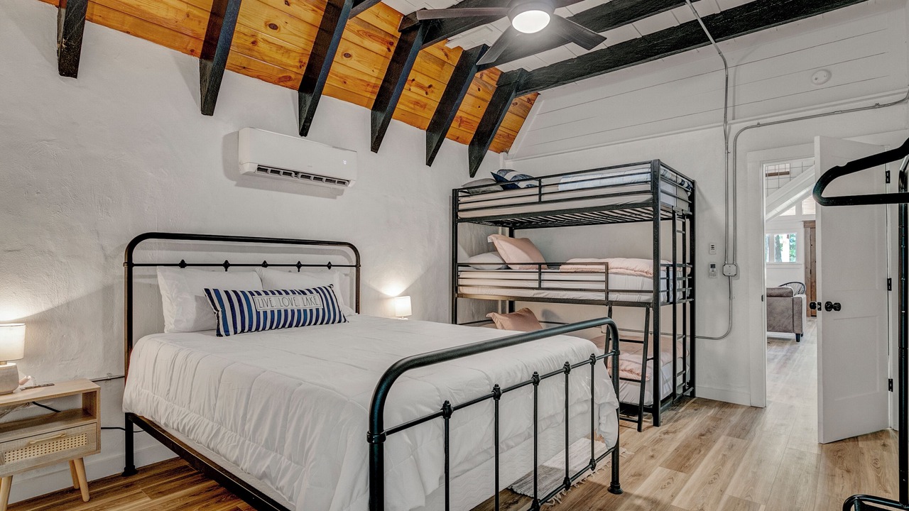 Photo of Bedroom in Brookeland
