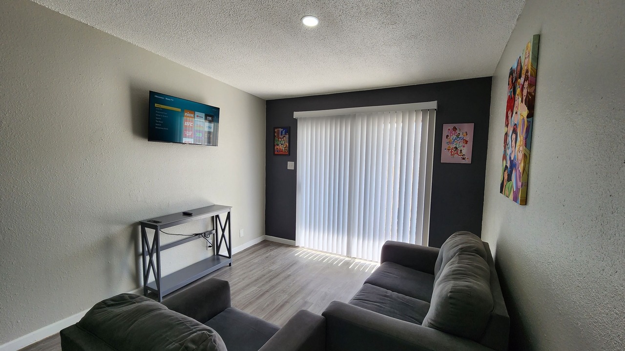 Photo of Livingroom in Biggs Field
