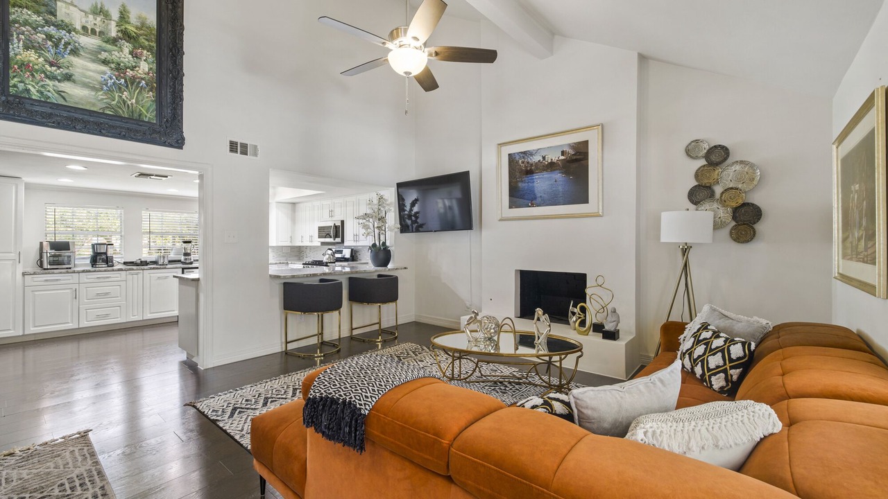 Photo of Livingroom in Beacon Ridge
