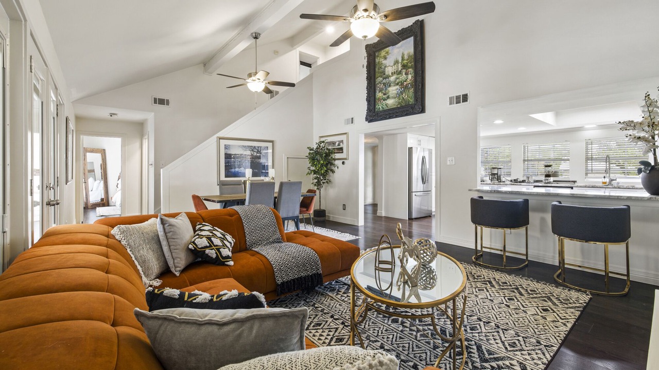 Photo of Livingroom in Beacon Ridge