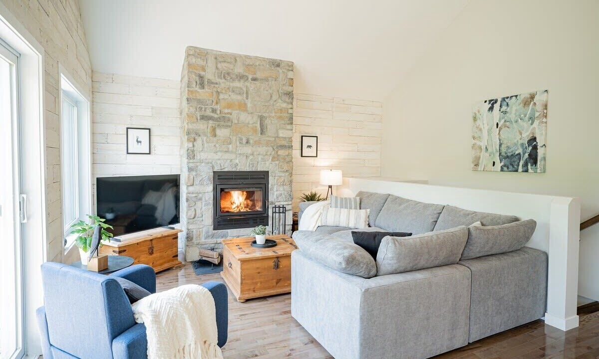 Photo of Livingroom in Chertsey
