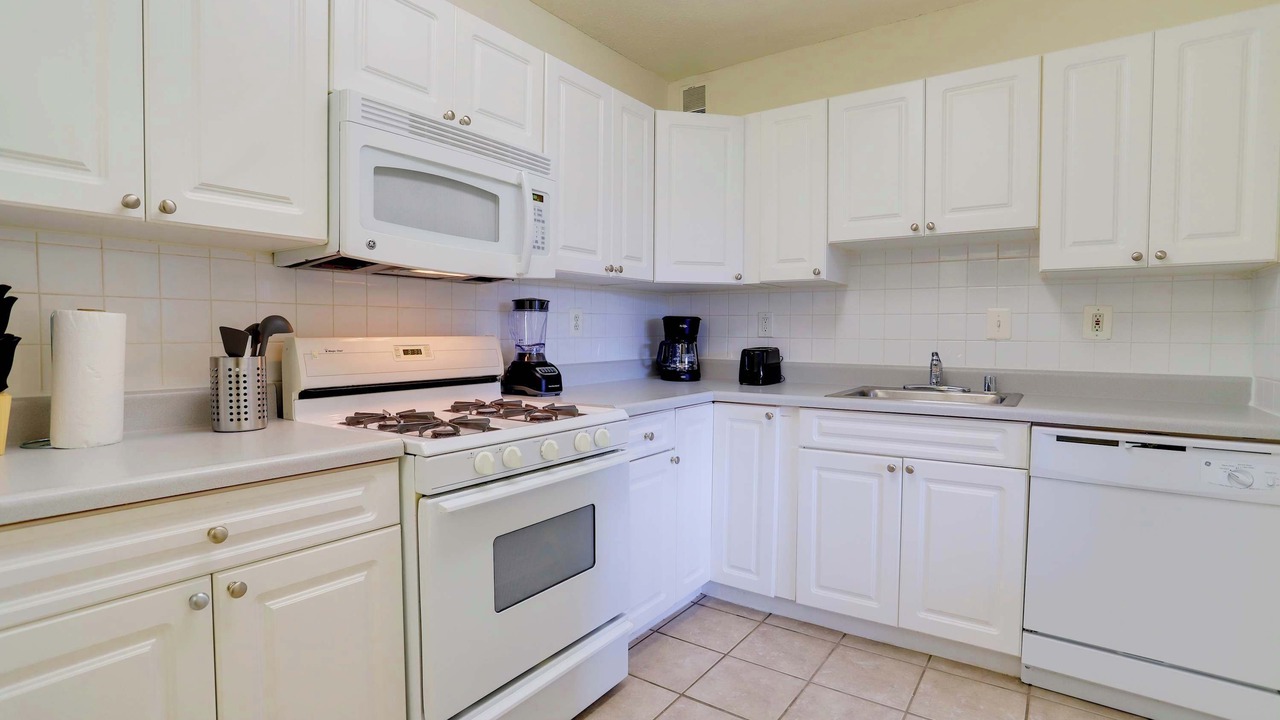 Photo of Kitchen in Aurora Highlands