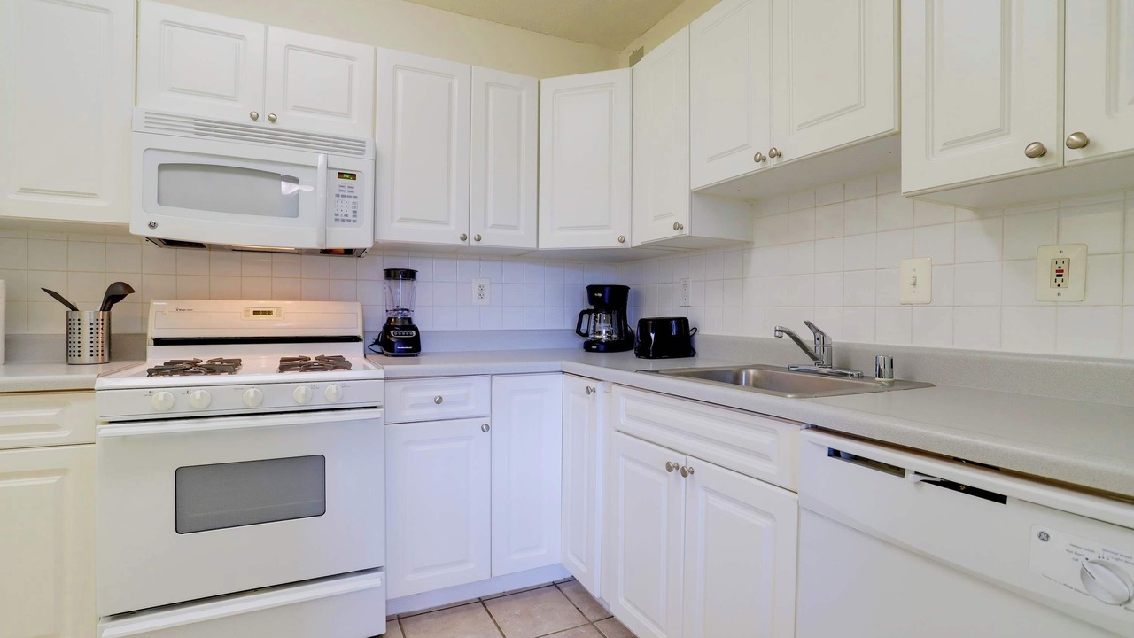 Photo of Kitchen in Aurora Highlands