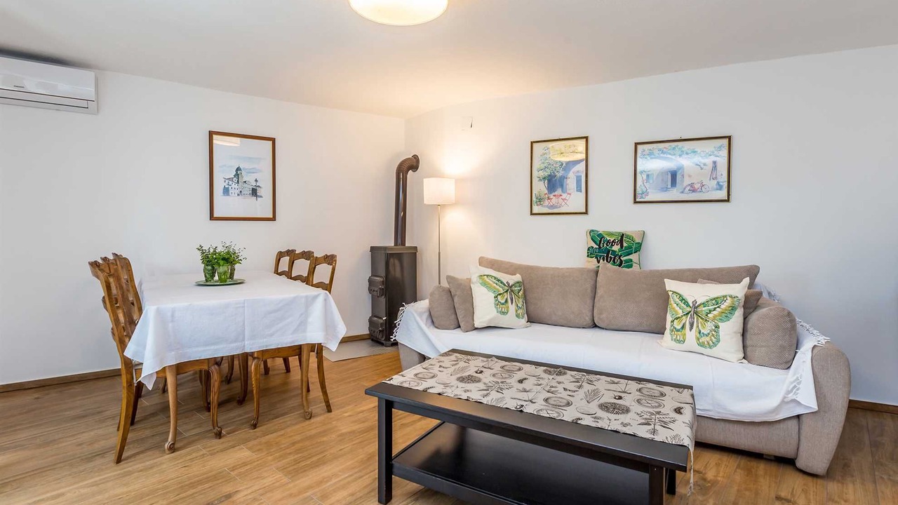 Photo of Livingroom in Omisalj
