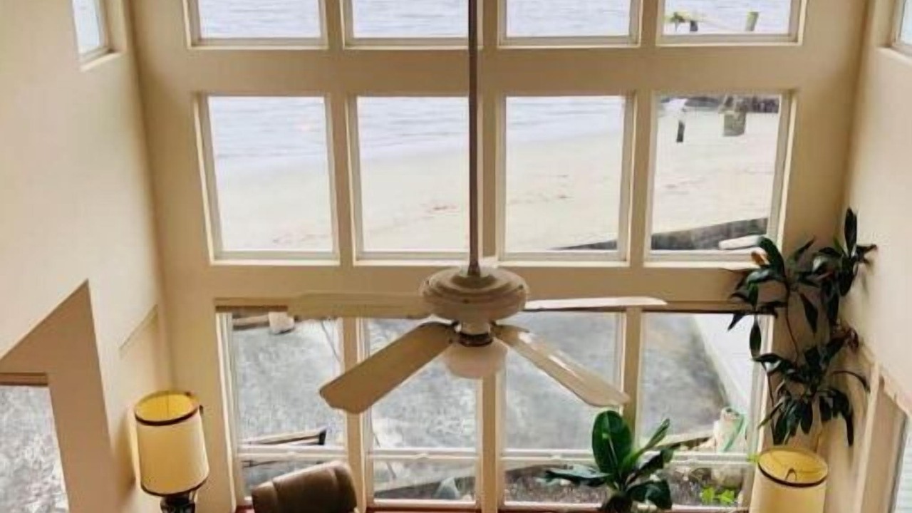 Photo of Livingroom in Hansville