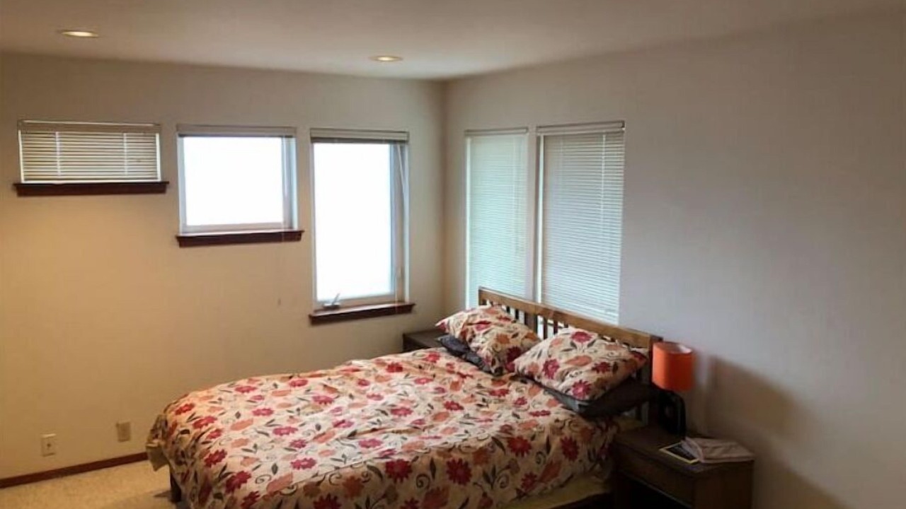 Photo of Bedroom in Hansville