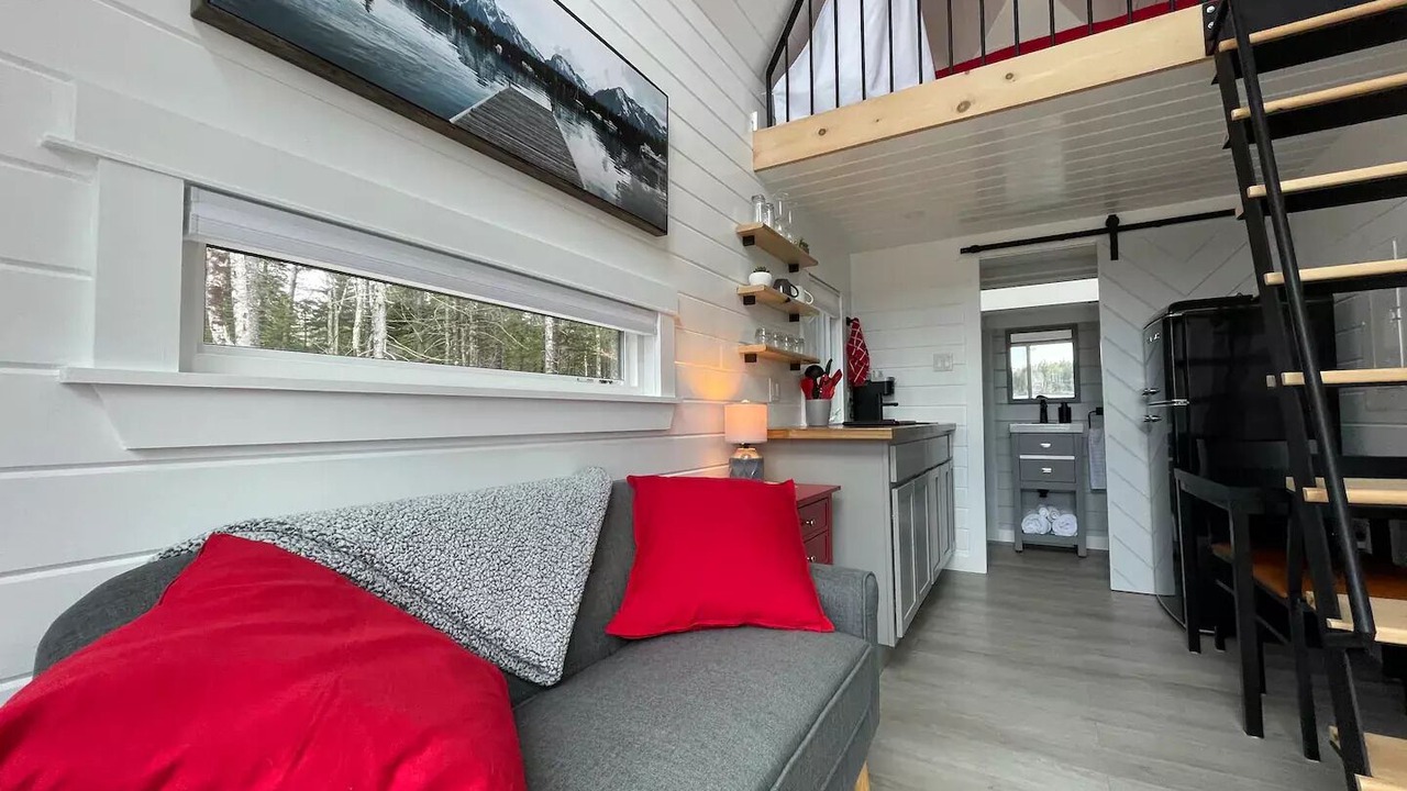 Photo of Livingroom in Clare