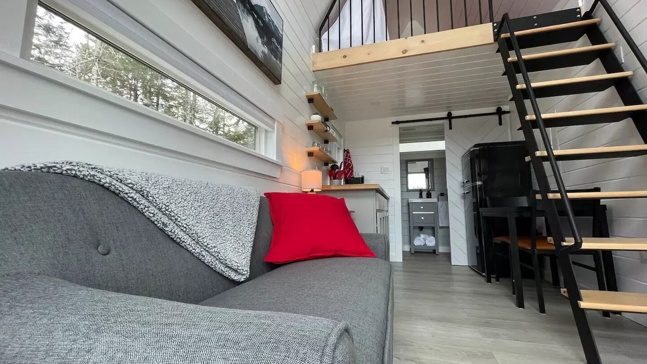 Photo of Livingroom in Clare