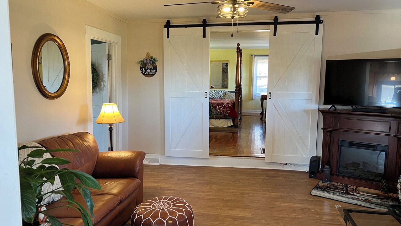Photo of Livingroom in Steelville