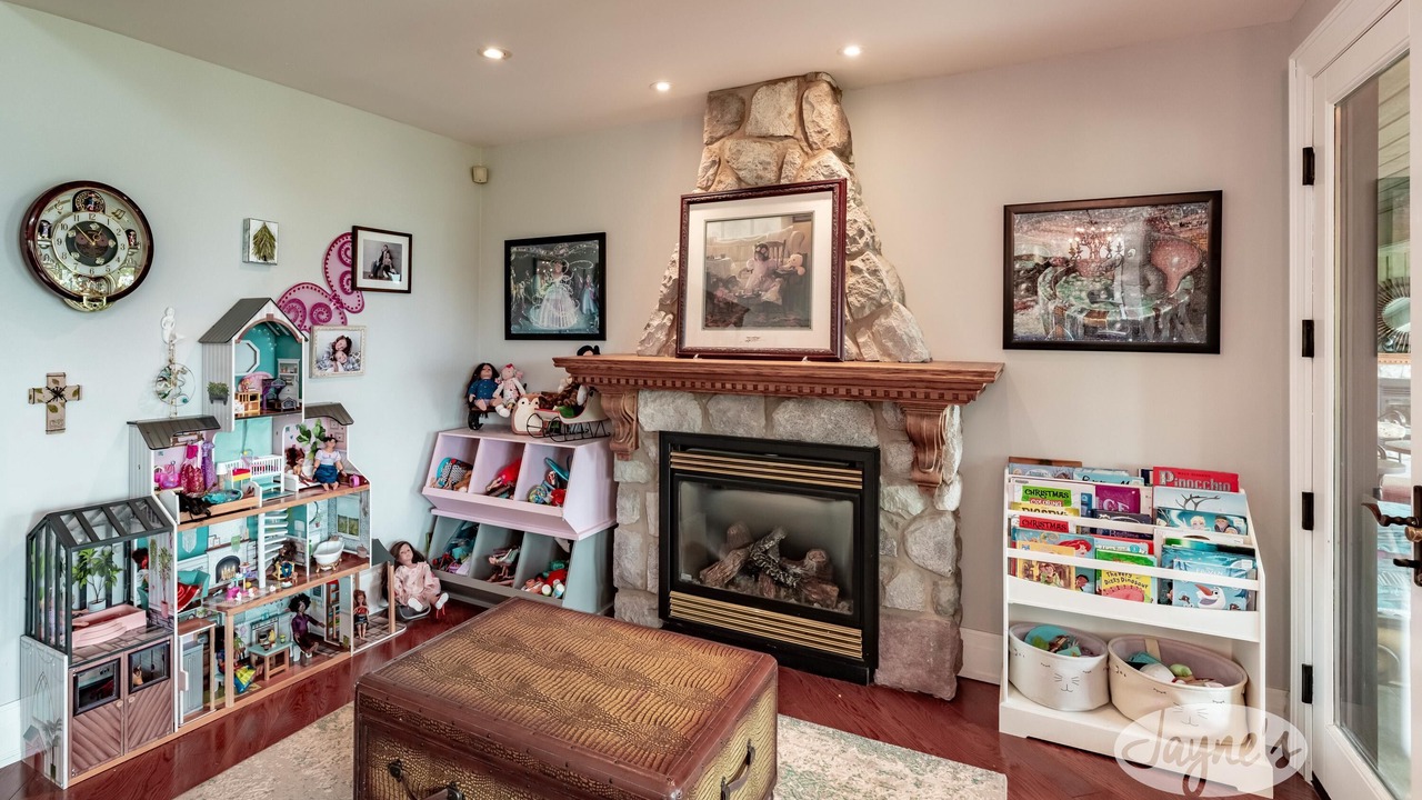 Photo of Livingroom in Oro-Medonte