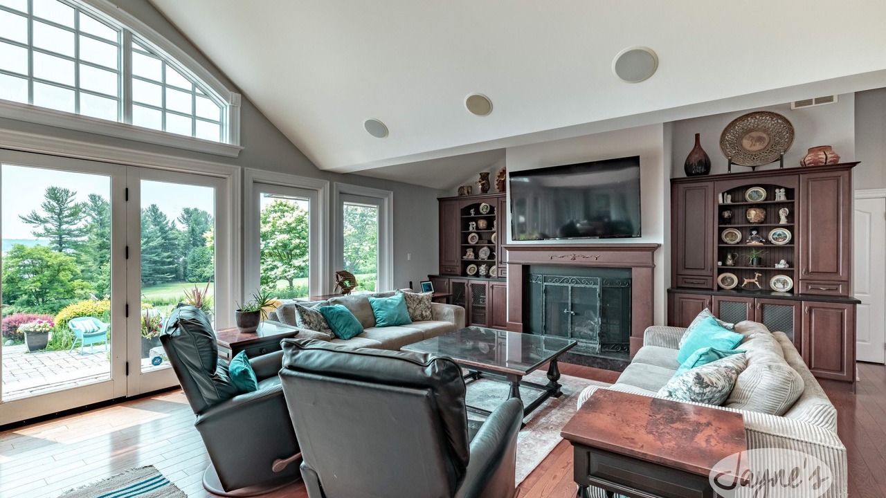 Photo of Livingroom in Oro-Medonte