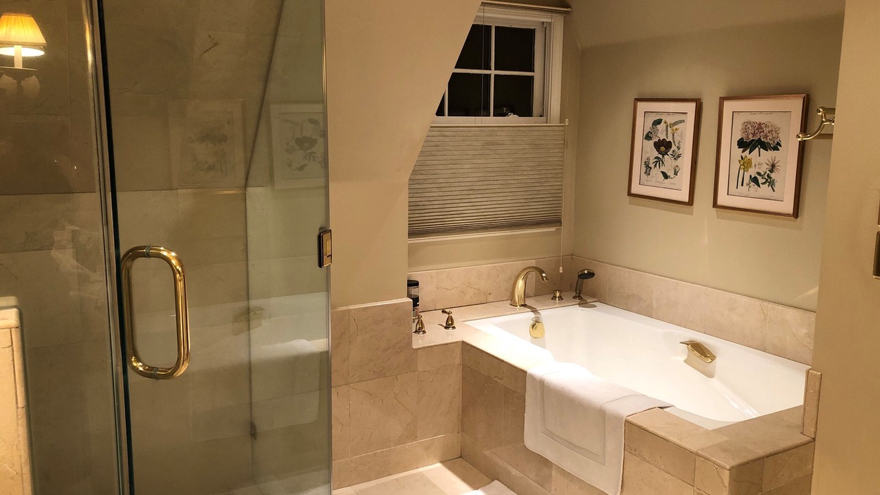 Photo of Bathroom in Land Park