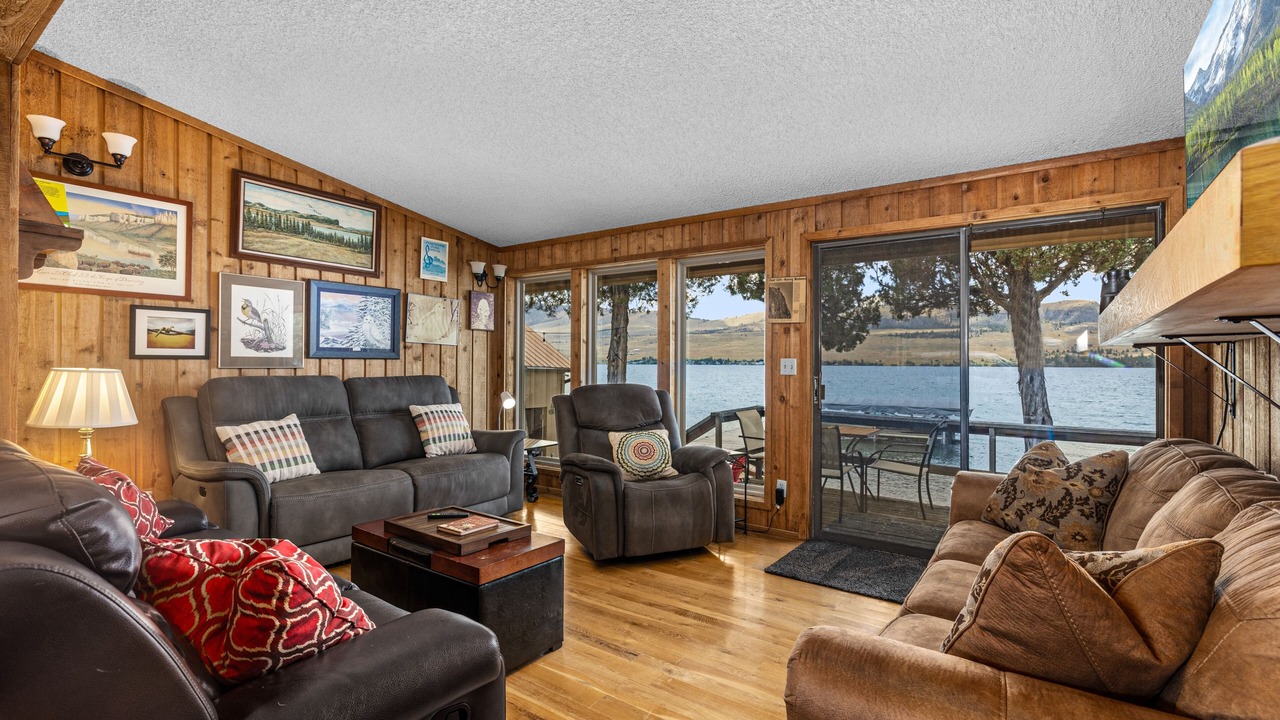 Photo of Livingroom in Big Arm