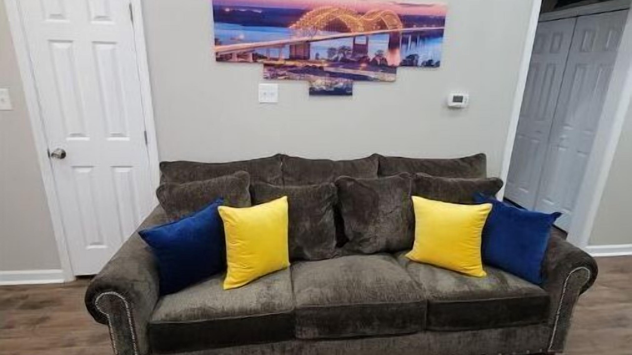 Photo of Livingroom in New Pathways