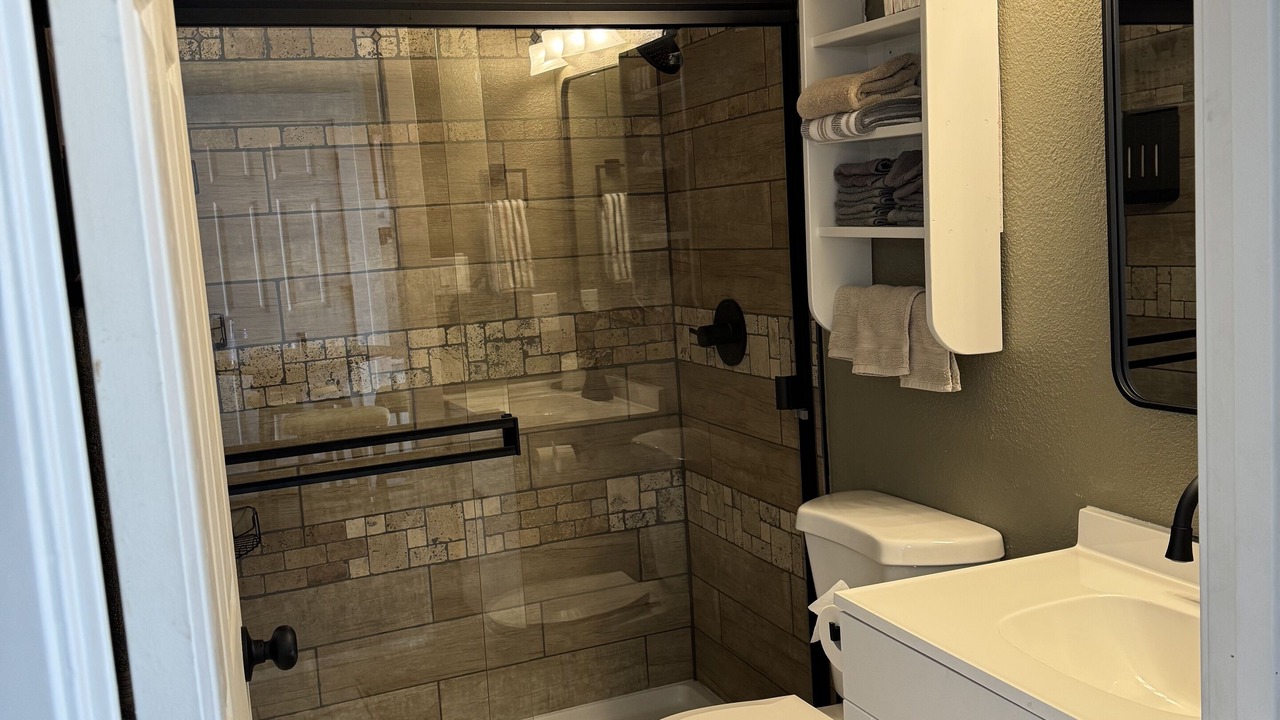 Photo of Bathroom in Sabine Pass