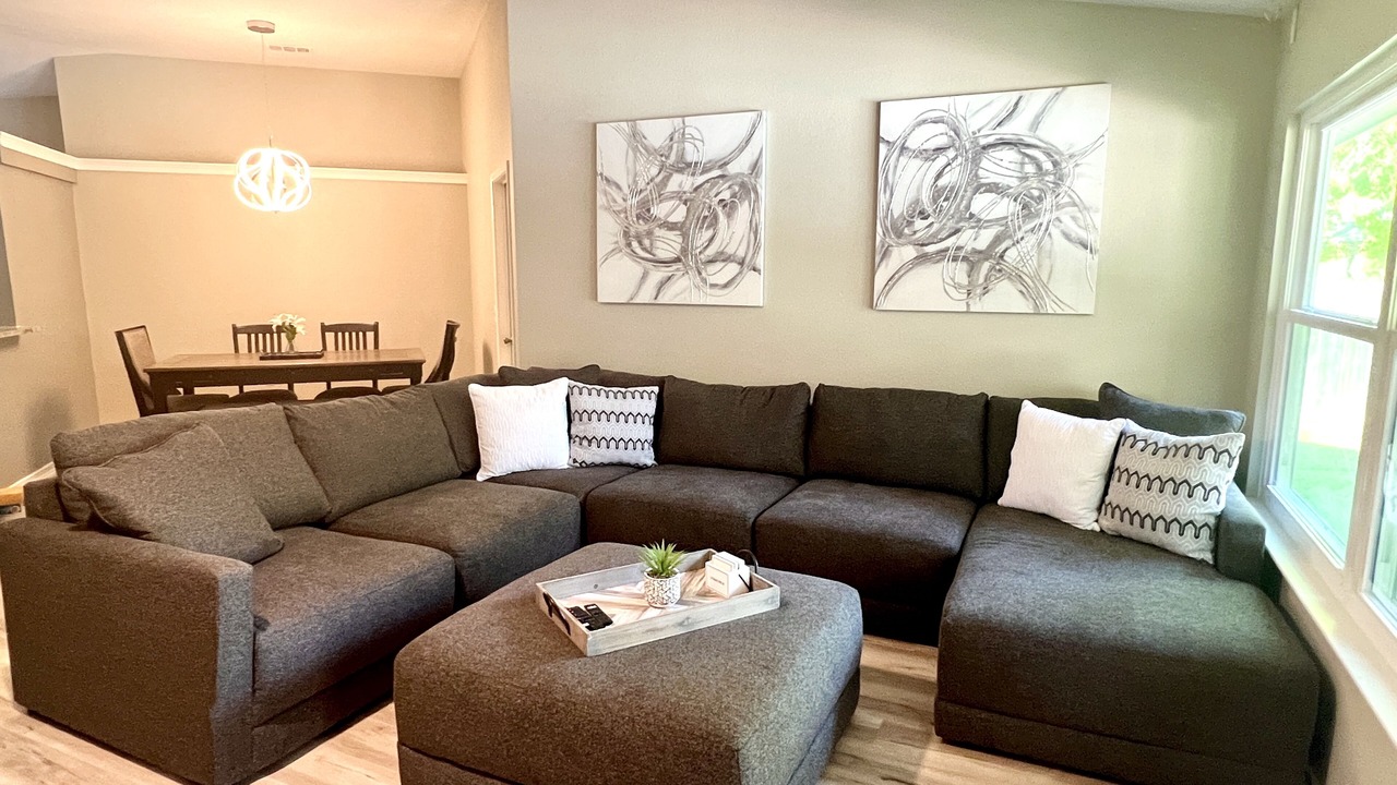 Photo of Livingroom in Converse