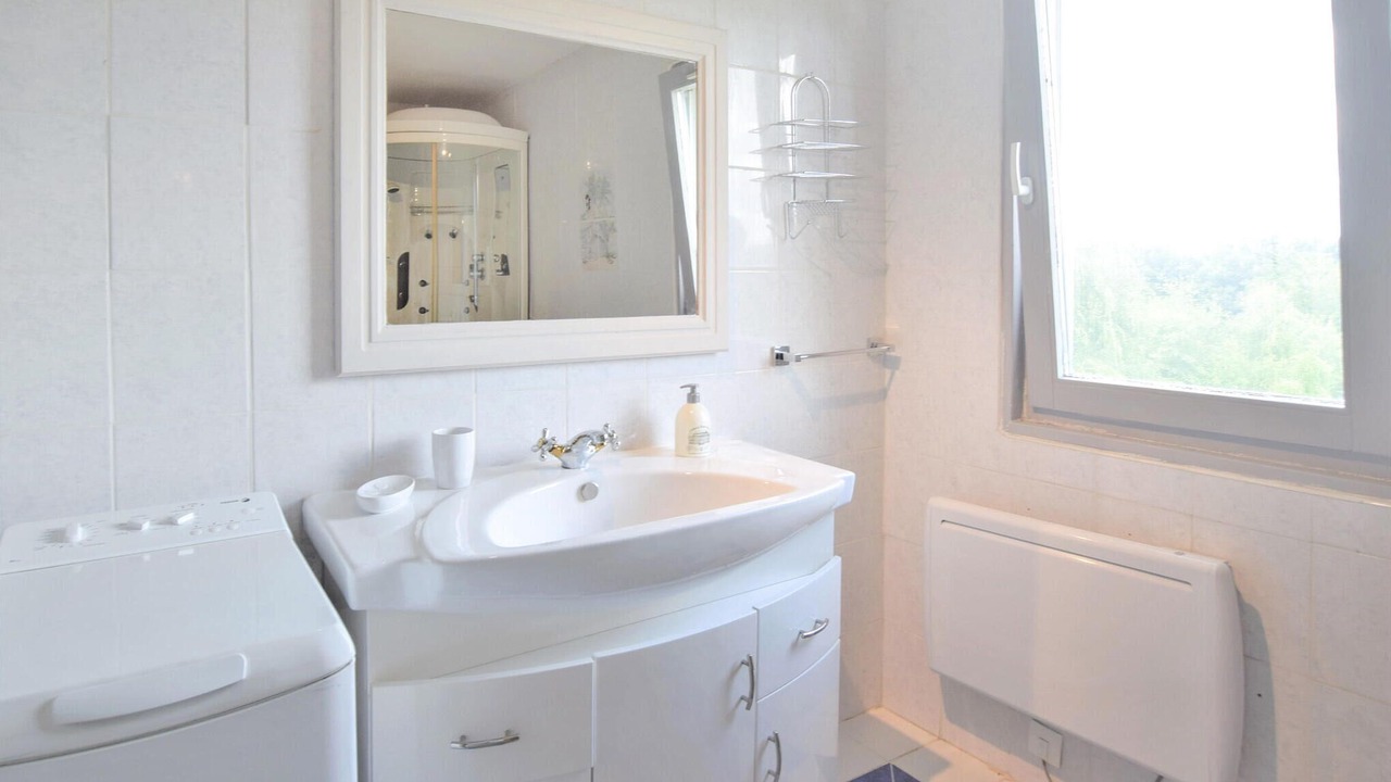 Photo of Bathroom in Carrouges