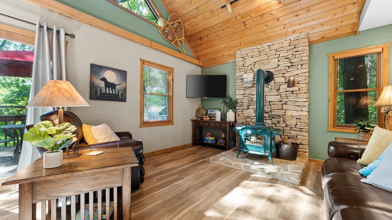 Photo of Livingroom in Kimberling City