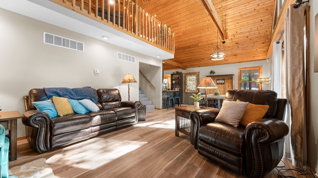 Photo of Livingroom in Kimberling City