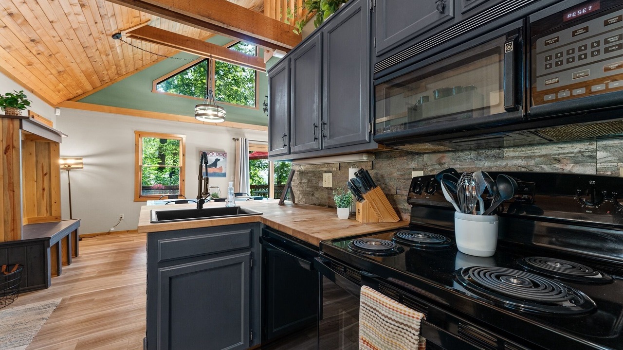 Photo of Kitchen in Kimberling City