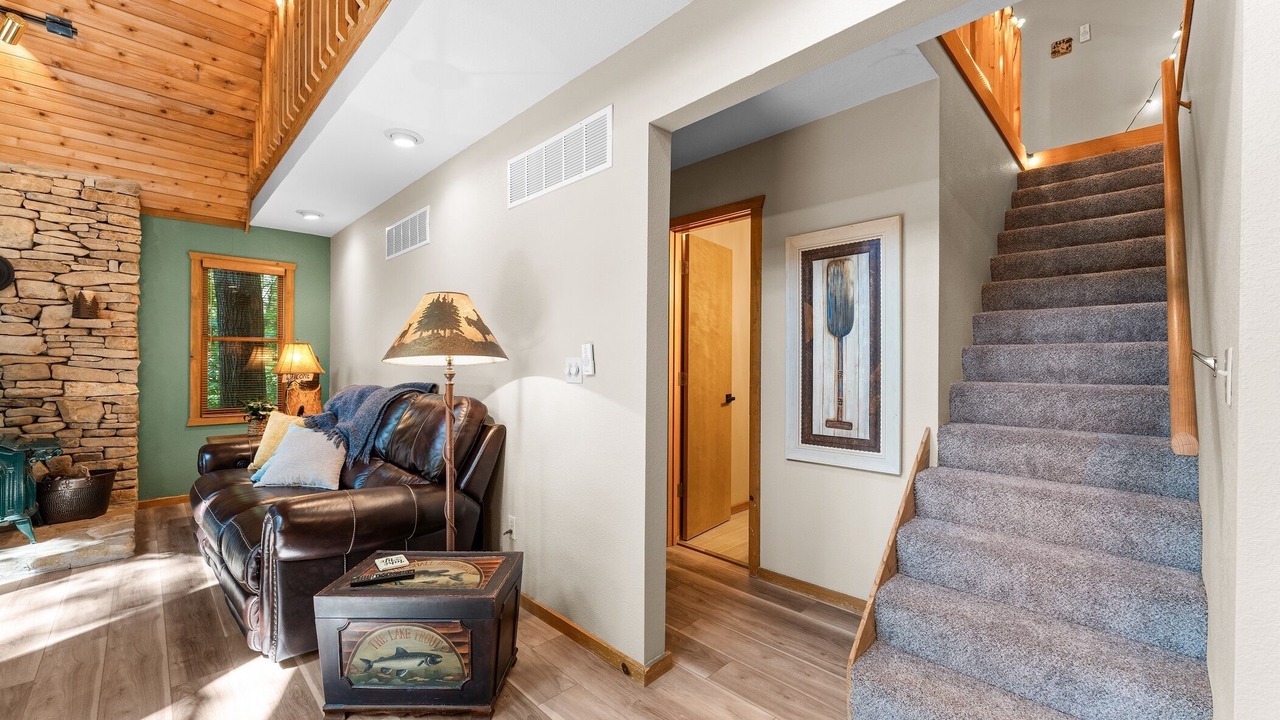 Photo of Livingroom in Kimberling City