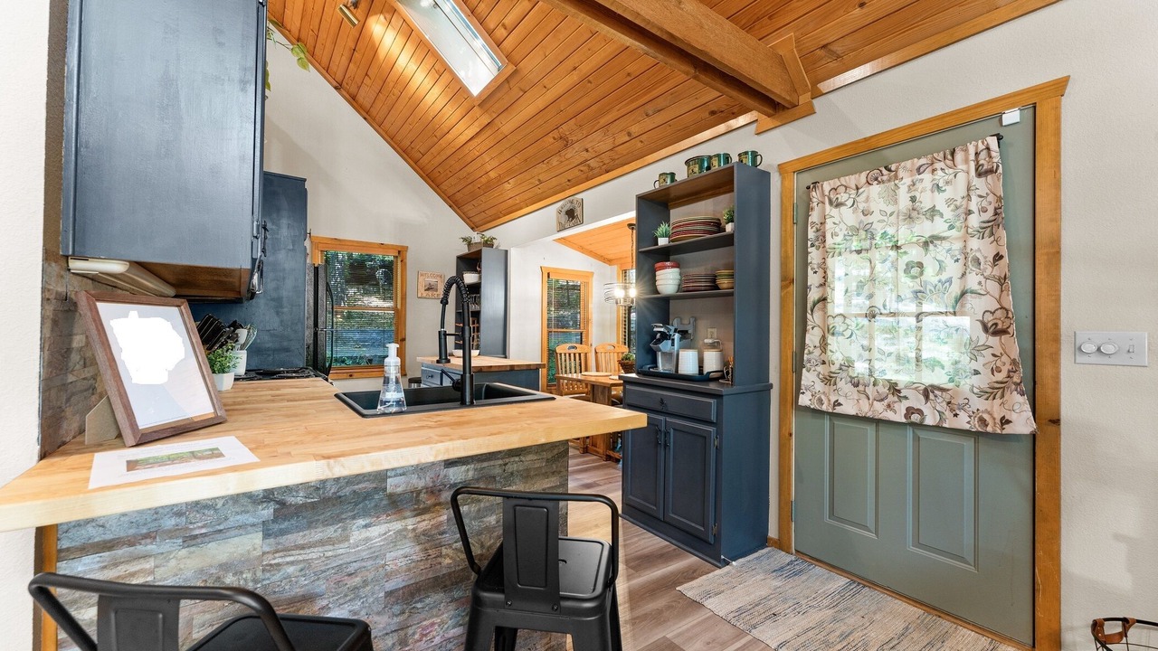 Photo of Kitchen in Kimberling City