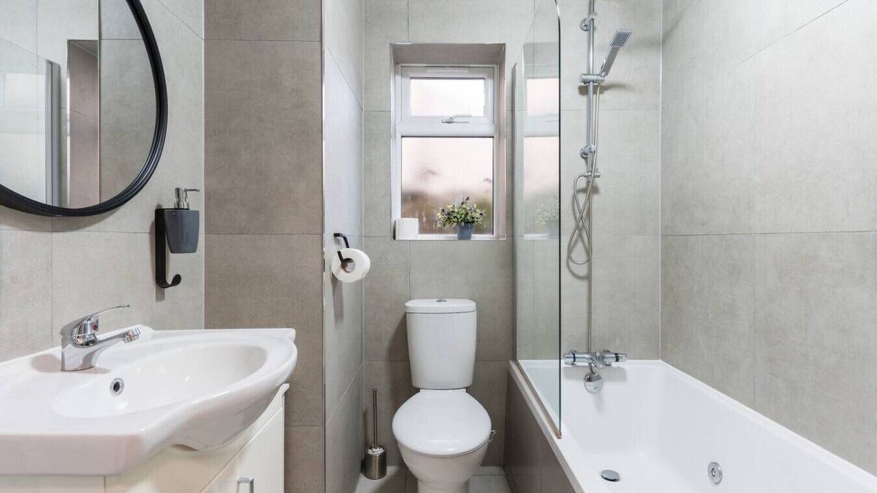 Photo of Bathroom in Adamsdown