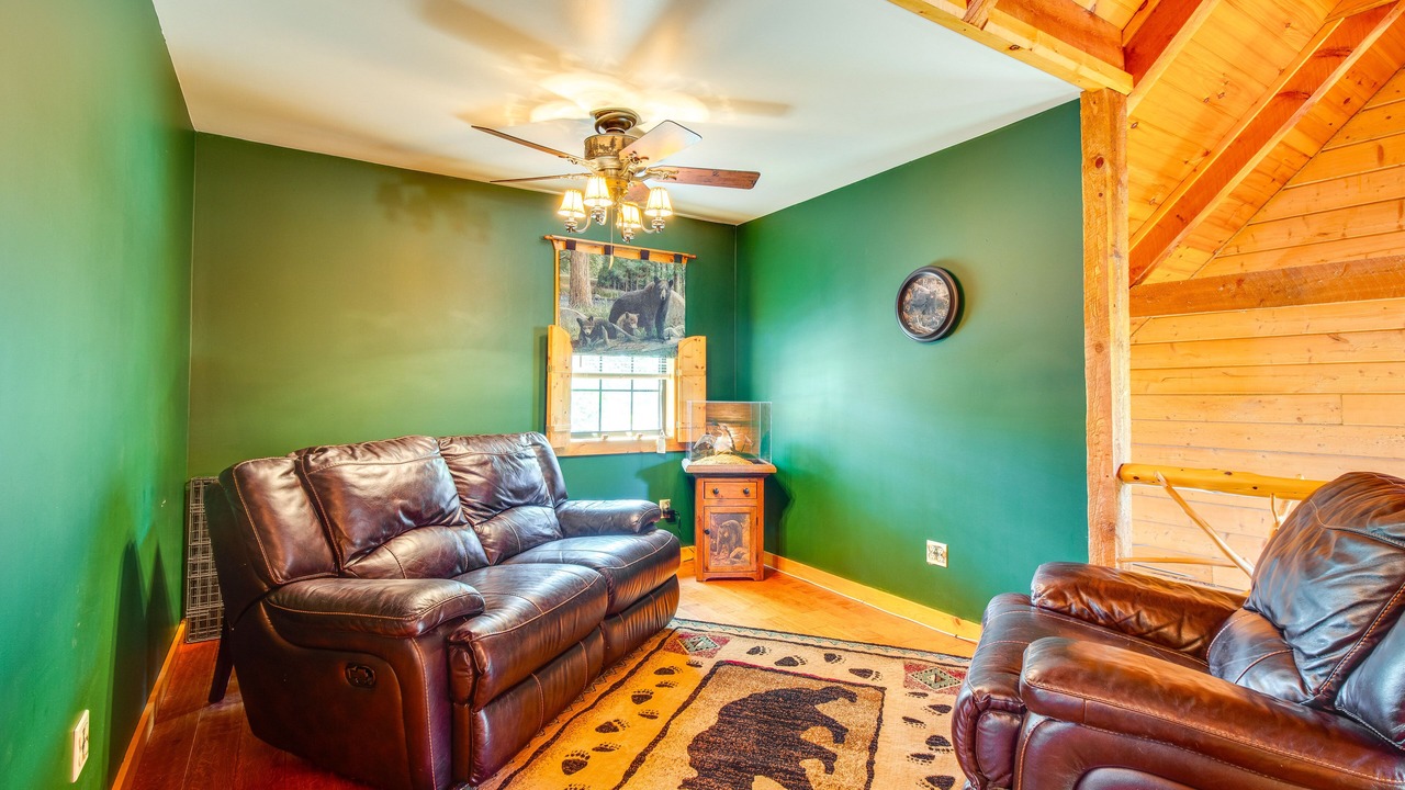 Photo of Livingroom in Oakland