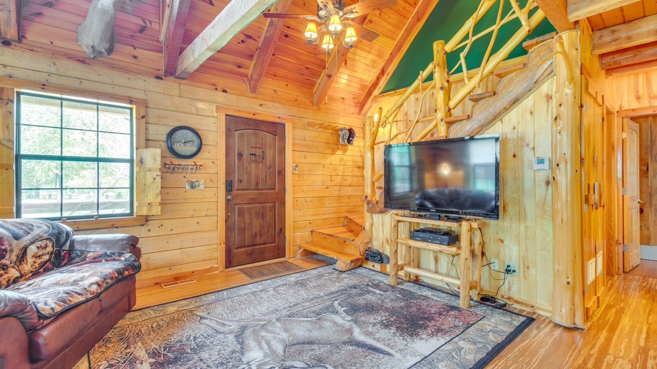 Photo of Livingroom in Oakland