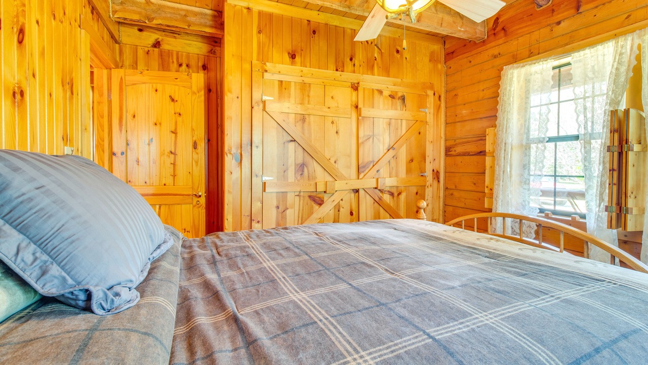 Photo of Bedroom in Oakland