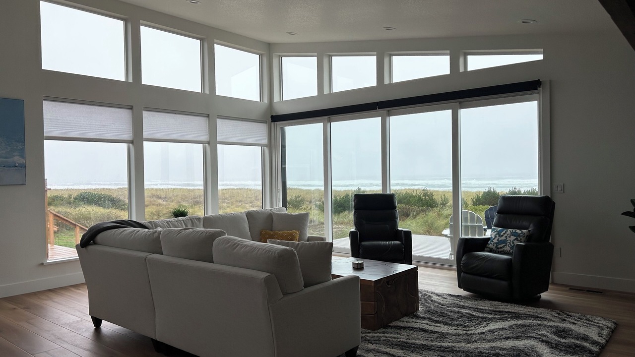 Photo of Livingroom in Rockaway Beach