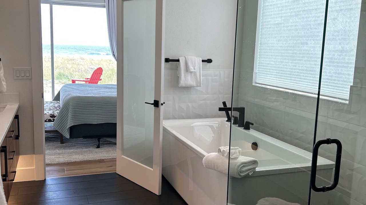 Photo of Bedroom in Rockaway Beach