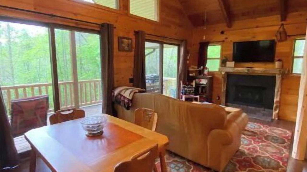 Photo of Livingroom in Robbinsville