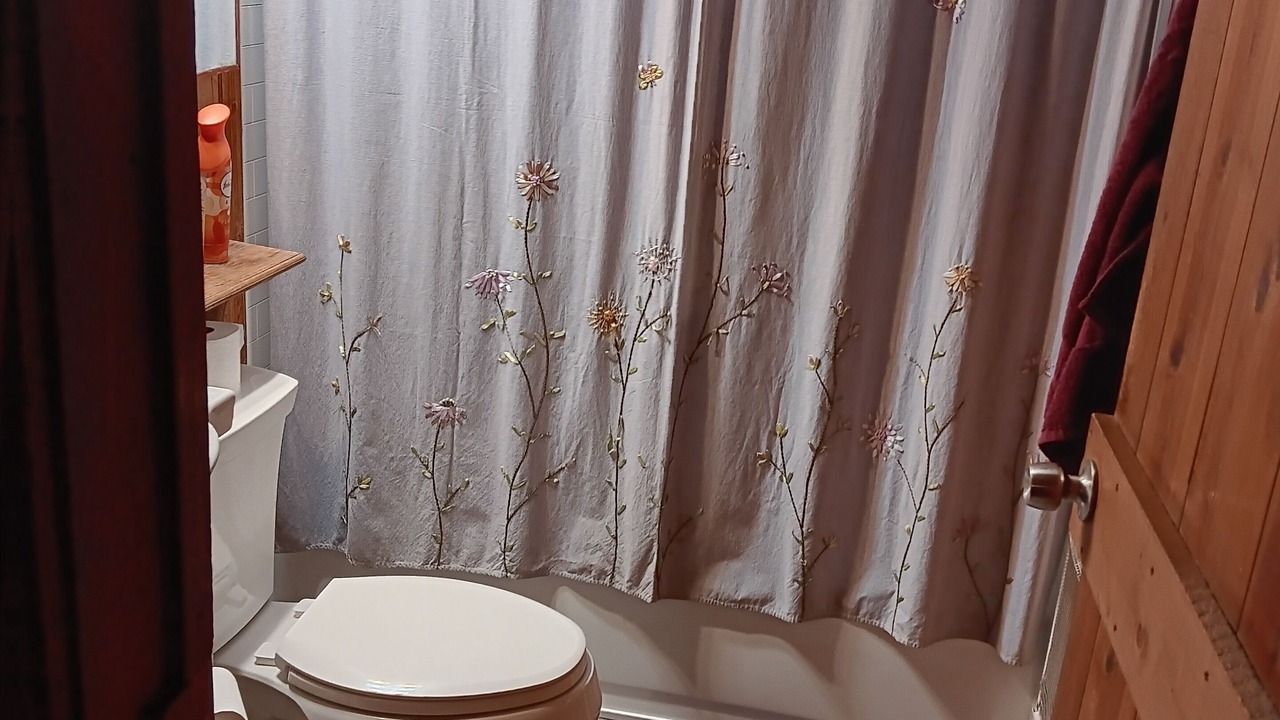 Photo of Bathroom in Summerhaven