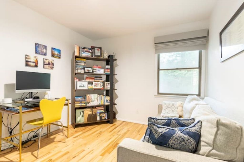 Photo of Livingroom in Springs