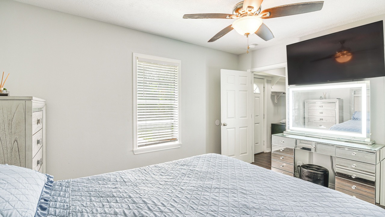 Photo of Bedroom in Port Neches