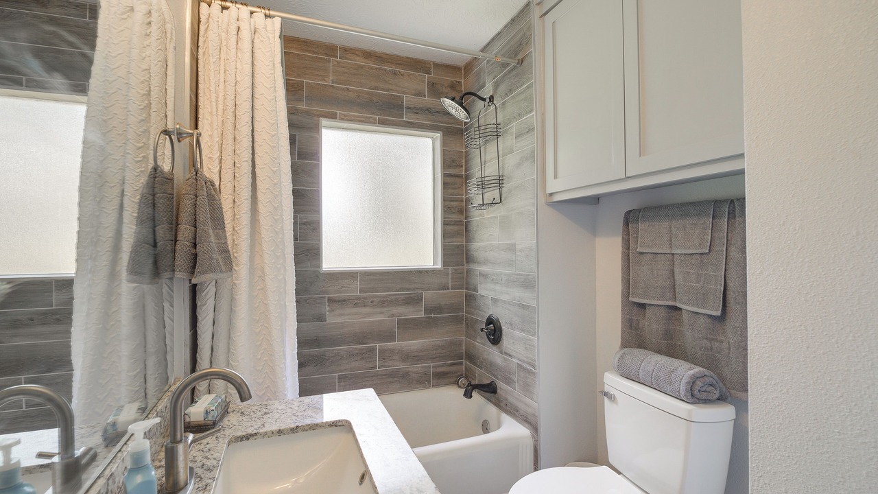 Photo of Bathroom in Port Neches