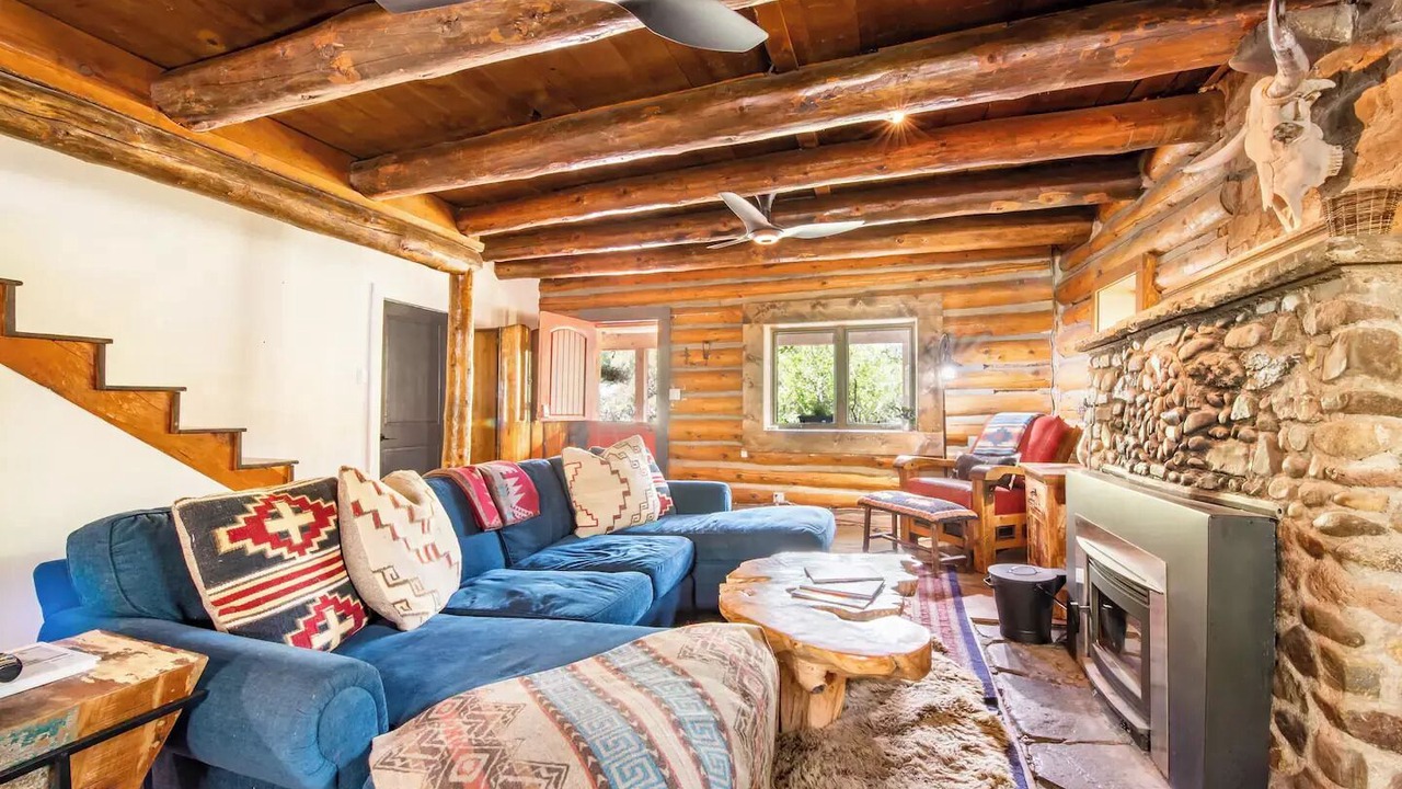 Photo of Livingroom in Taos