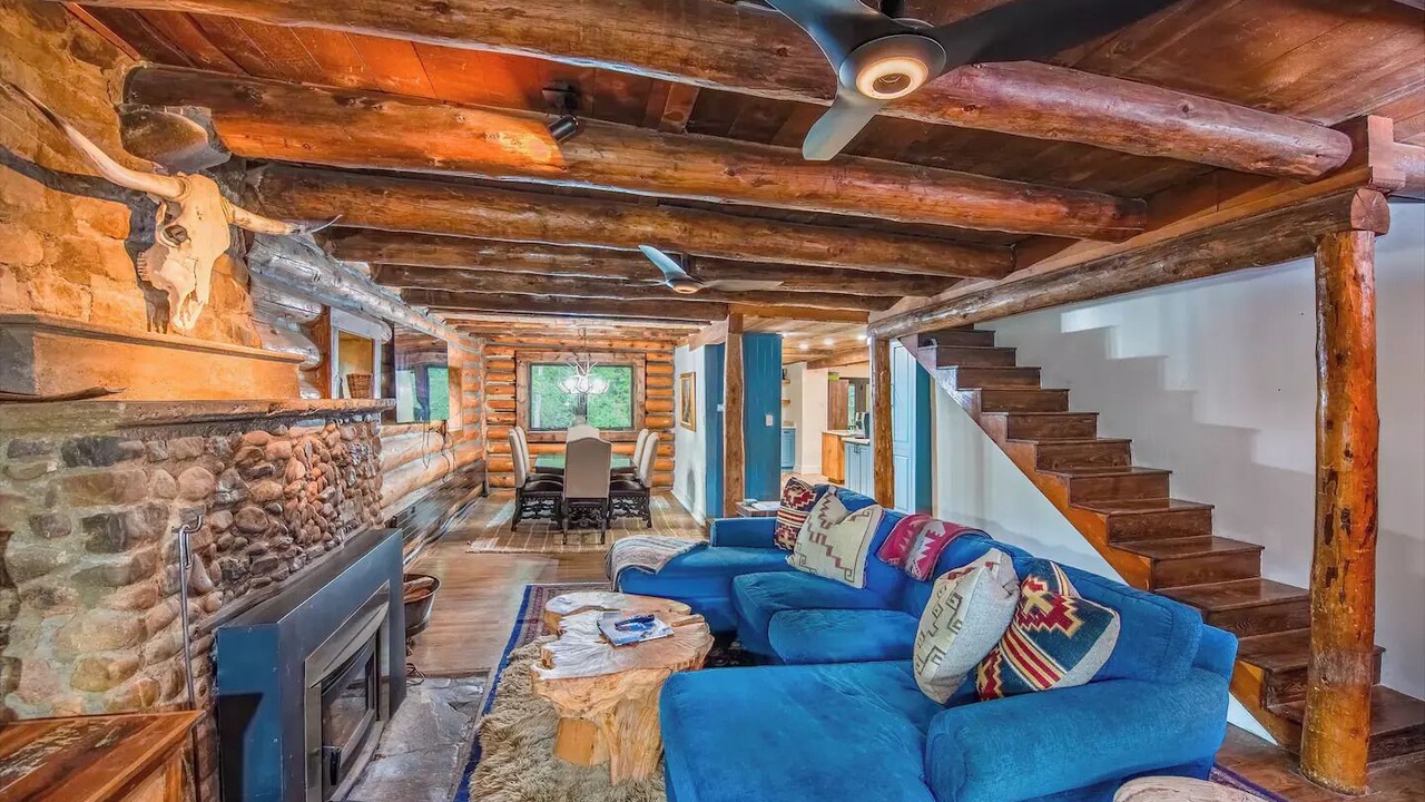 Photo of Livingroom in Taos